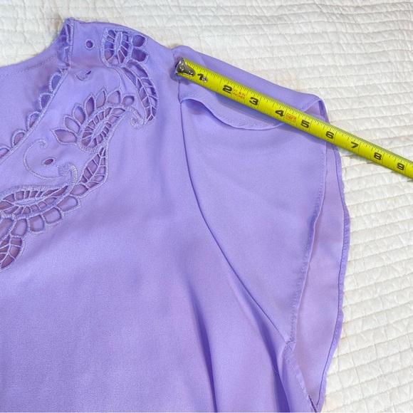 Torrid Light Purple Eyelet Flutter Sleeve V-Neck Blouse Top Size 5 - Picture 12 of 12